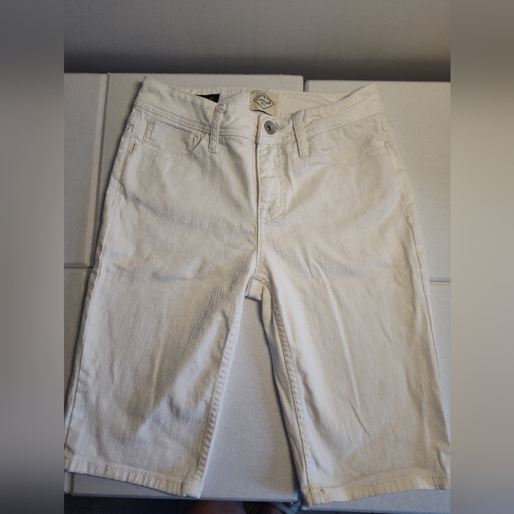St. John's Bay White Knee-Length Shorts Size 405
